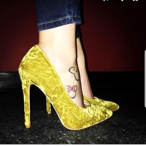 New Crushed Velvet Pointed Toe Heels